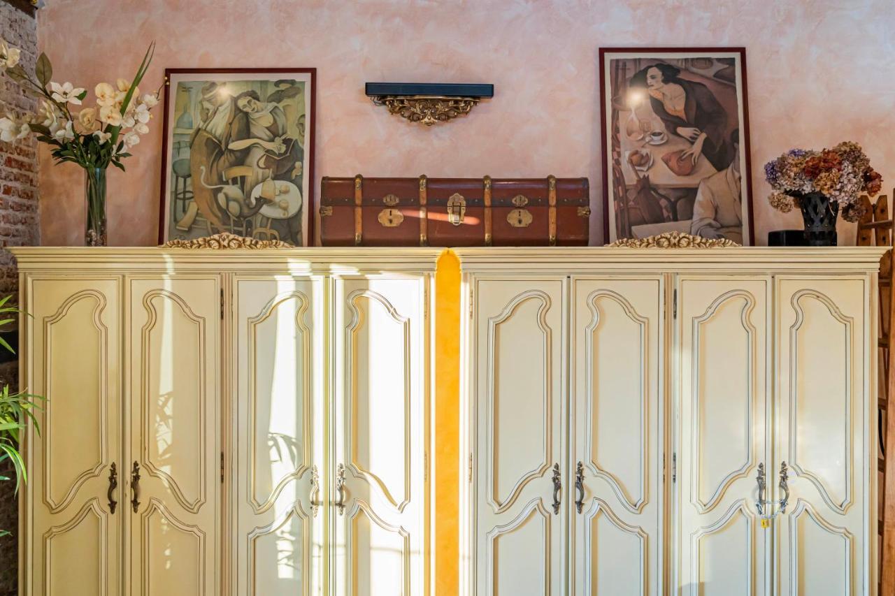 1851: Exceptional 19th Century In Appartement *